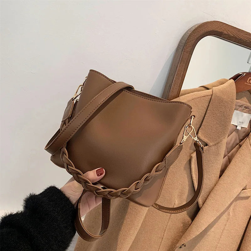 Retro Versatile Design Bucket Shape Crossbody Bag