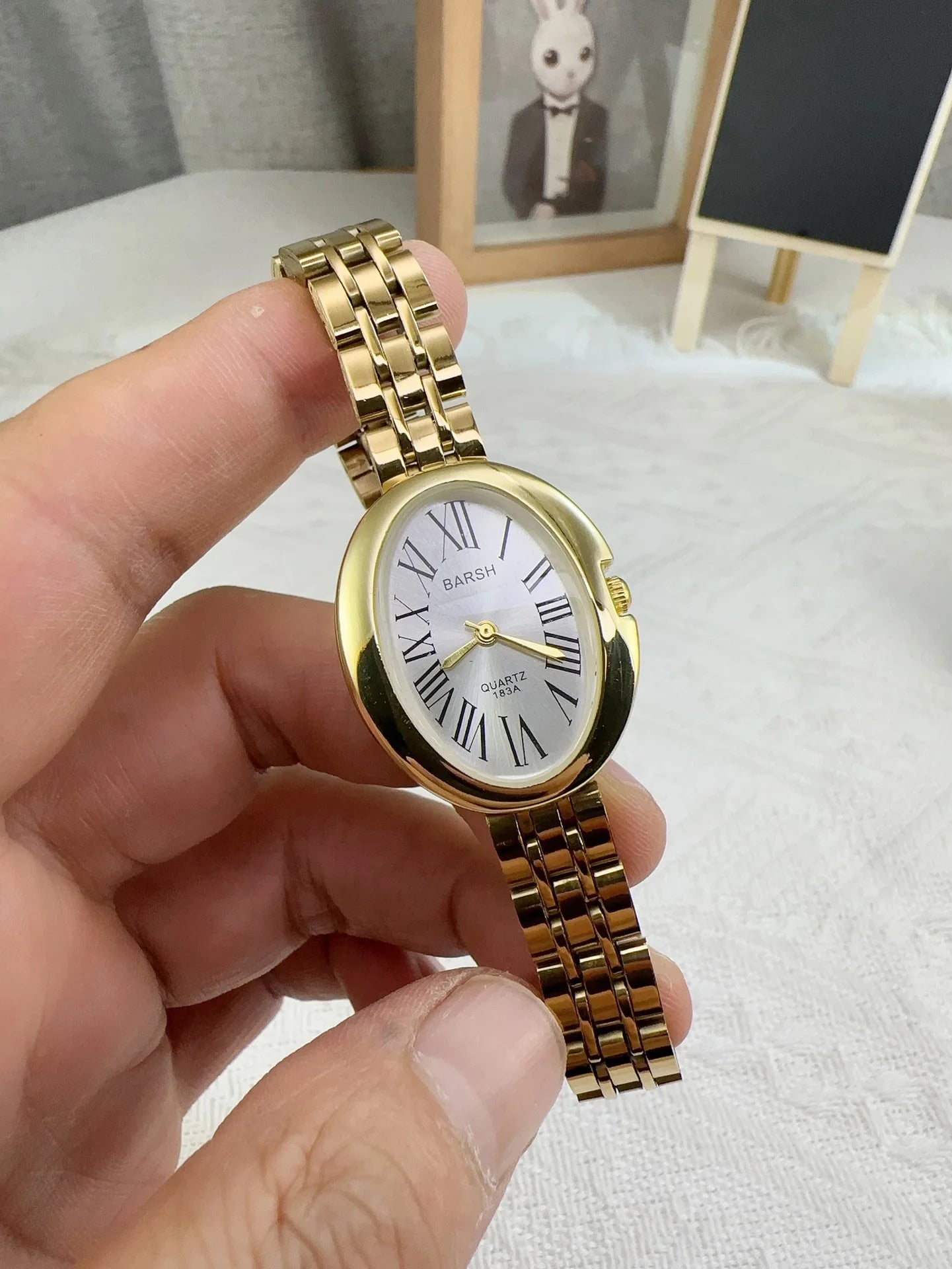 Vintage Women Roman Scale Classic Oval Dial Watch Simple Steel