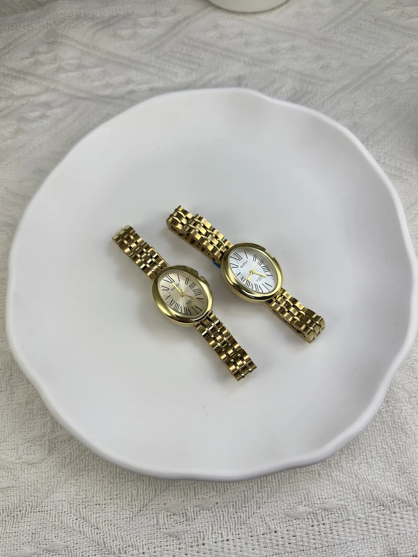 Vintage Women Roman Scale Classic Oval Dial Watch Simple Steel