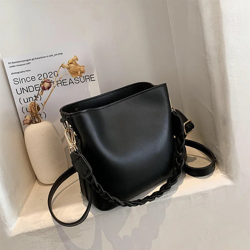 Retro Versatile Design Bucket Shape Crossbody Bag