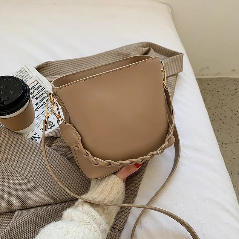 Retro Versatile Design Bucket Shape Crossbody Bag