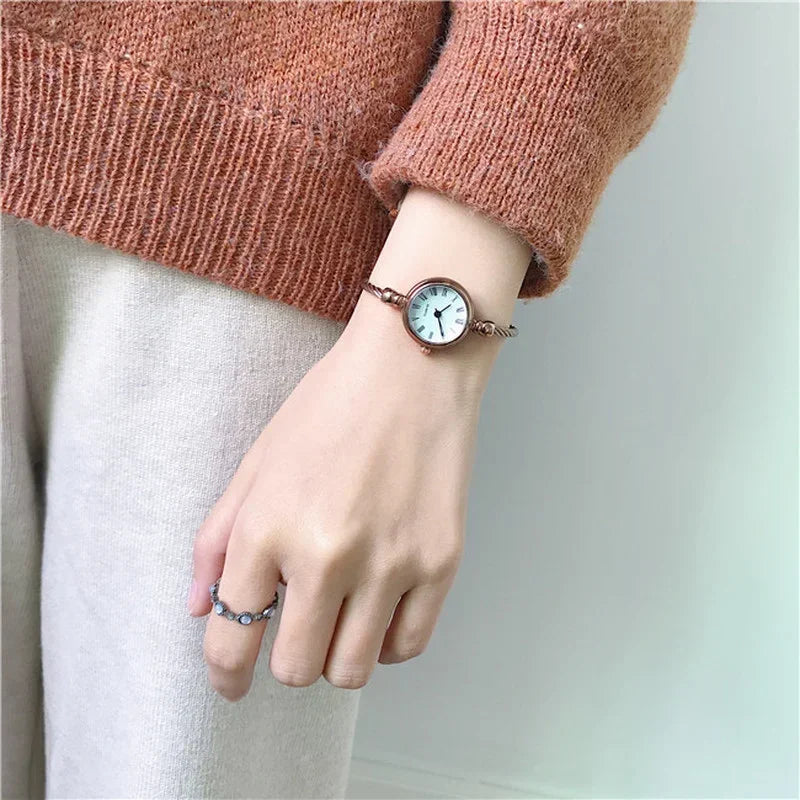 Women's Fashion Exquisite Roma Retro Watches Elegant