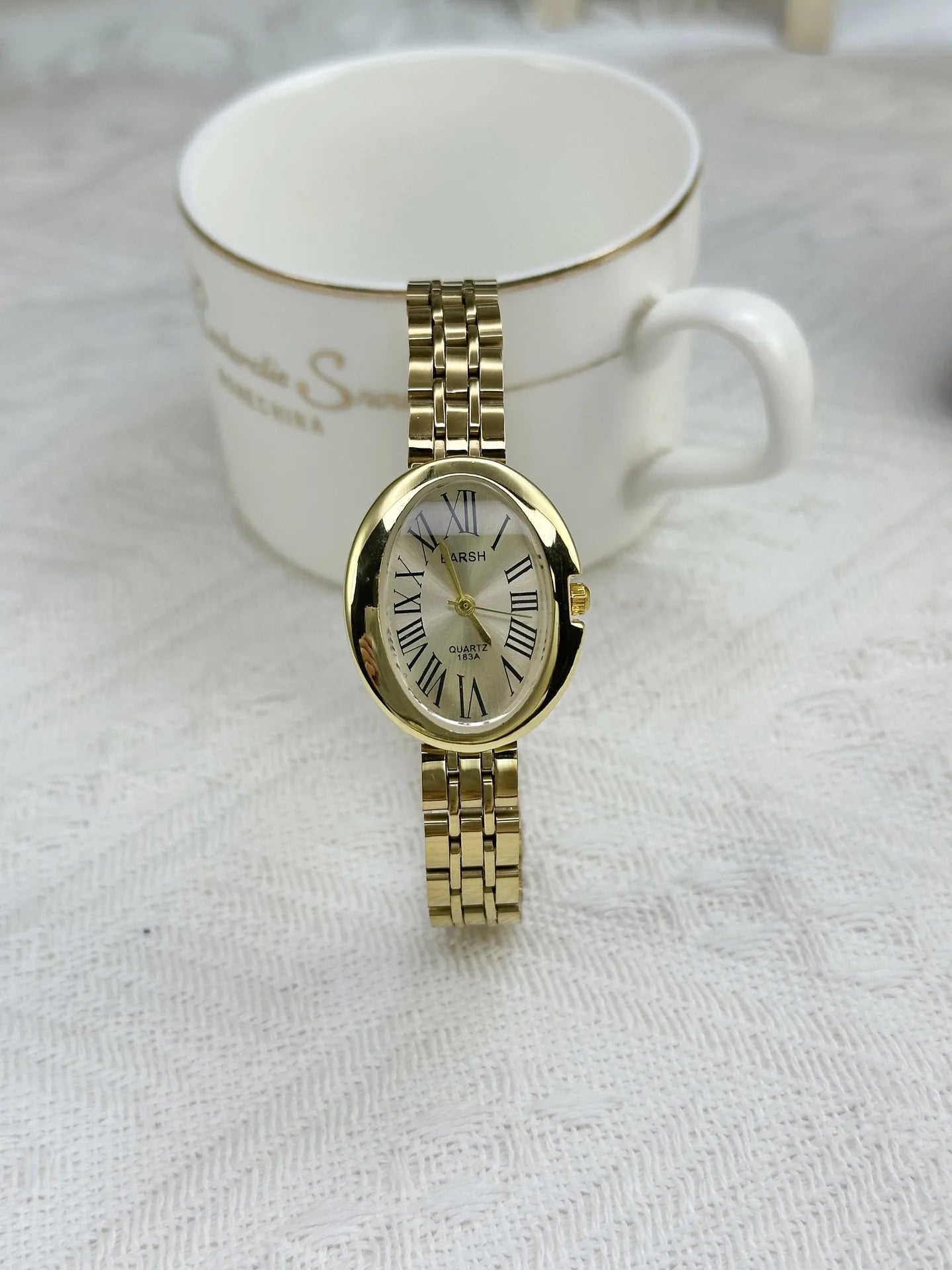 Vintage Women Roman Scale Classic Oval Dial Watch Simple Steel