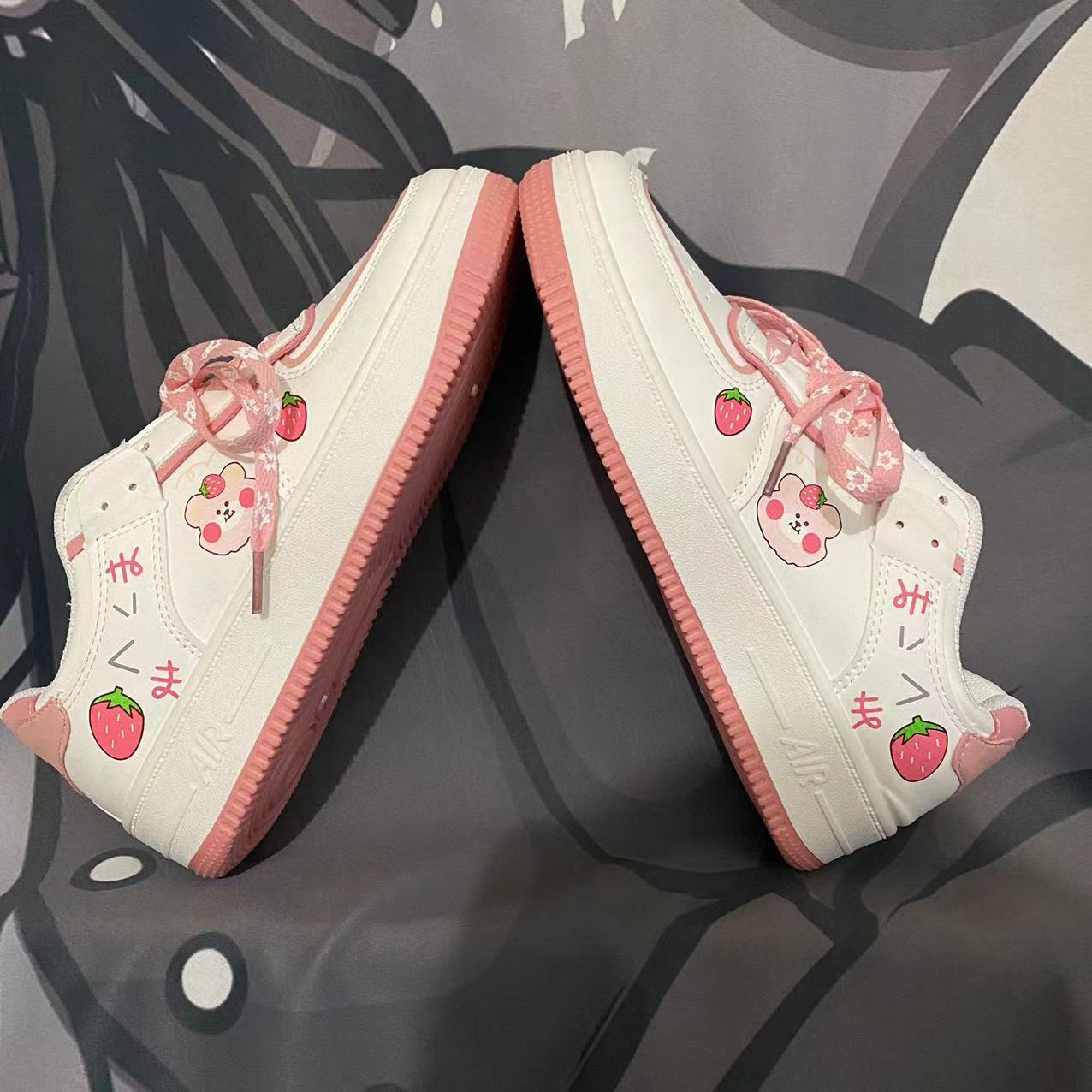 Versatile Strawberry Bear Casual Sneakers