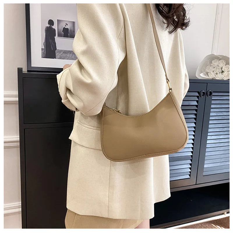 Half-moon Underarm Bag