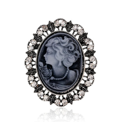 Vintage Victorian Design Queen's Cameo Brooch Pin, Antique