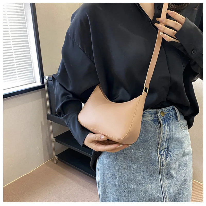 Half-moon Underarm Bag