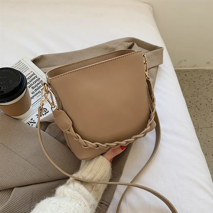 Retro Versatile Design Bucket Shape Crossbody Bag