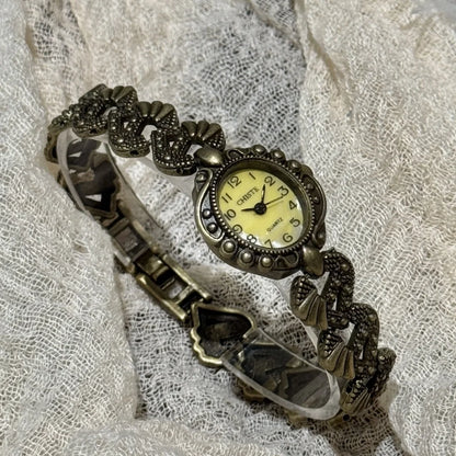 Vintage Gold Analog Quartz Watch Exquisite Arabic Numerals Dial
