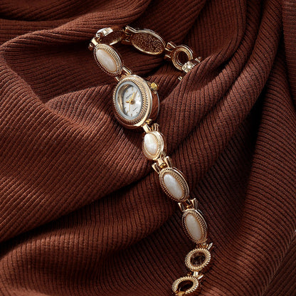 Gold Vintage College Style Fashion Ladies Watch Suitable for Daily Wear